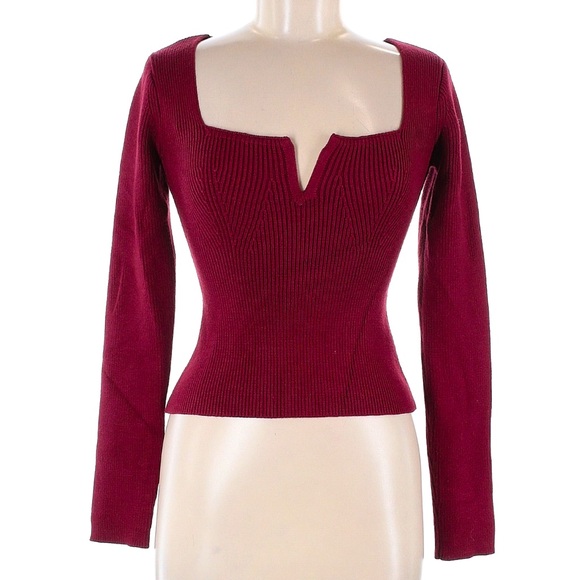 Lulu’s knit burgundy top - Picture 1 of 2